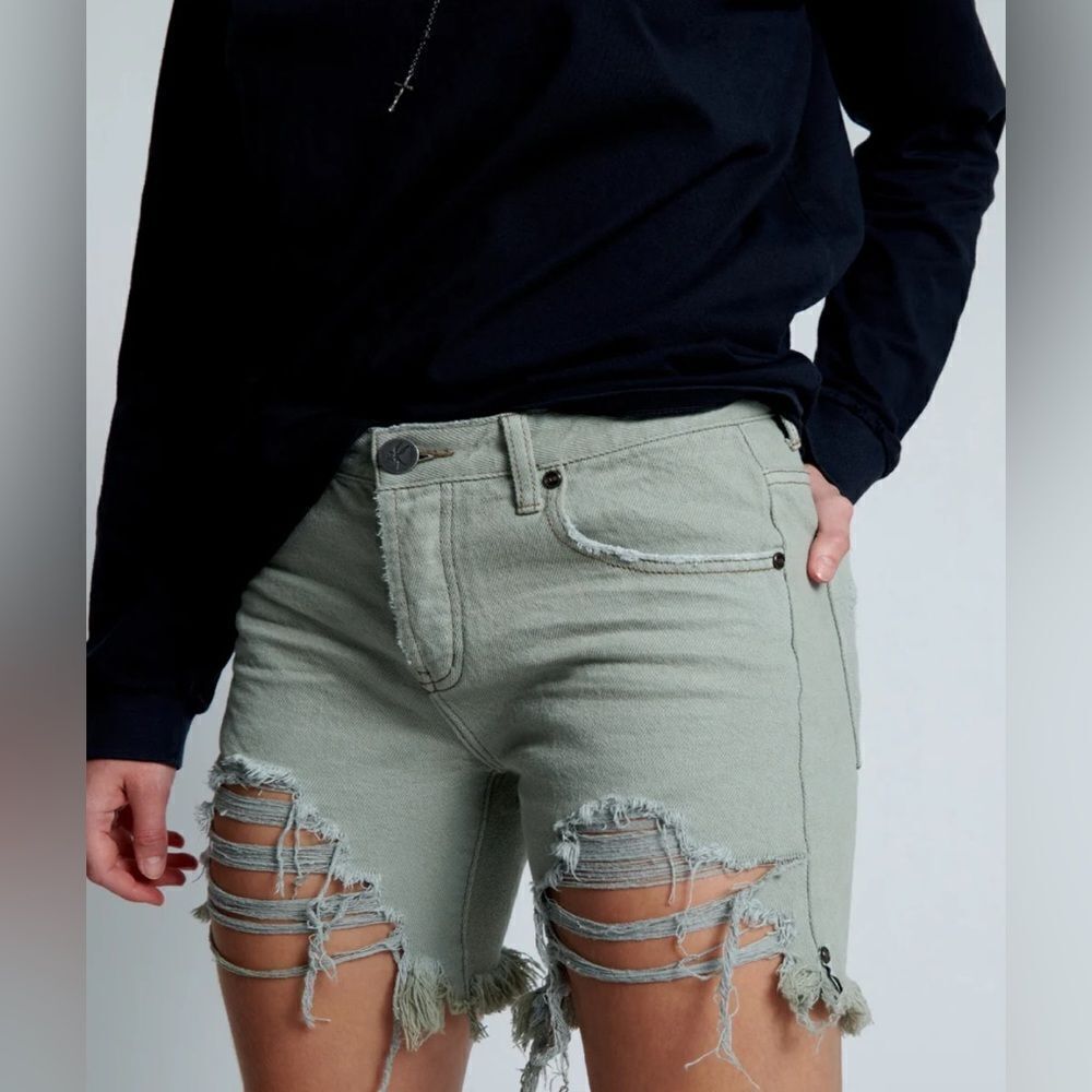 One Teaspoon Free People Stevies Long Length Boyfriend Shorts fade Khaki NWT 28
